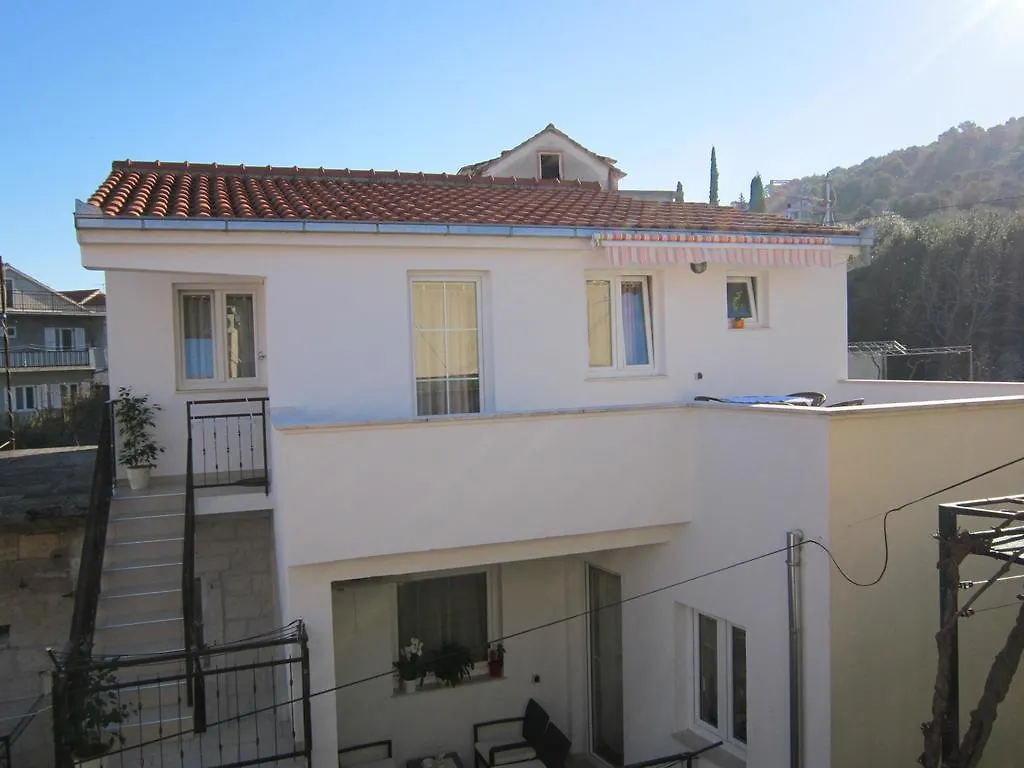 Apartments Sime Trogir 0*,